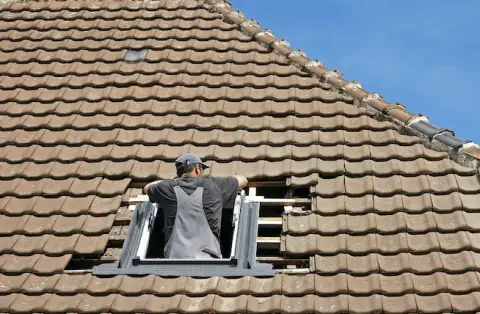 Pose de velux - Castello-di-Rostino